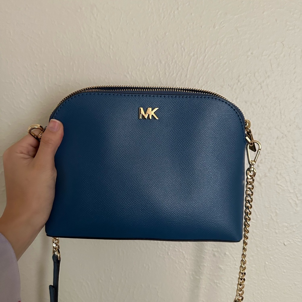 Big Michael Kors blue shoulder bag #neverworn #likenew #blue #goodcondition